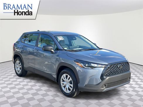 Used 2024 Toyota Corolla Cross L image 2