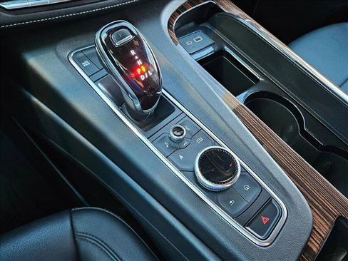 Certified 2022 Cadillac Escalade ESV Luxury w/ LPO, Illumination Package image 13