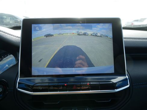 New 2026 Jeep Compass Limited image 12