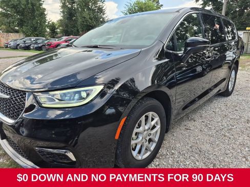 Used 2025 Chrysler Pacifica Select FWD image 1