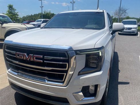 Used 2021 GMC Yukon SLT w/ SLT Premium Package AWD/4WD image 2