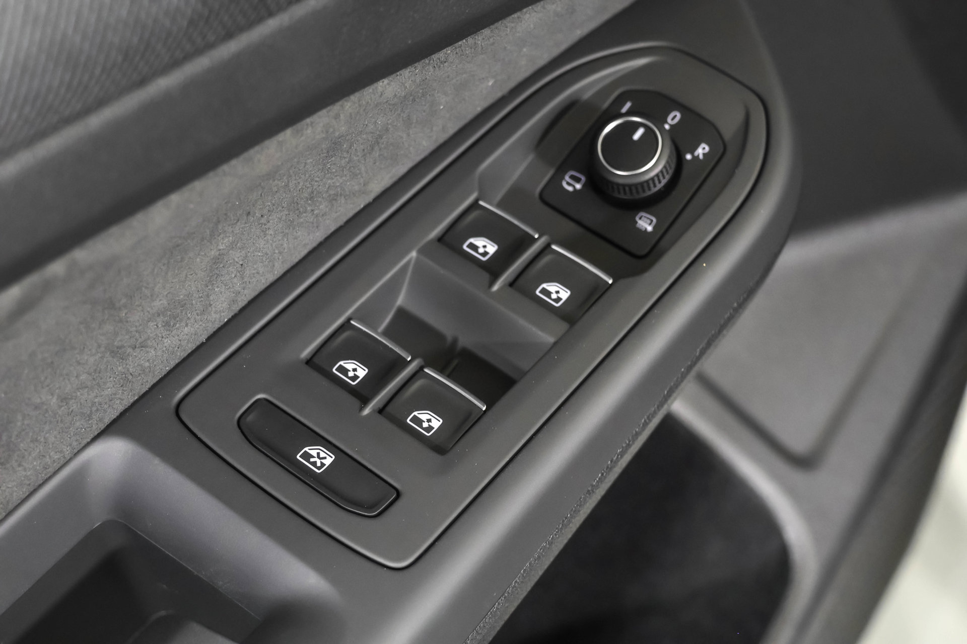 New 2026 Volkswagen GTI SE FWD image 21