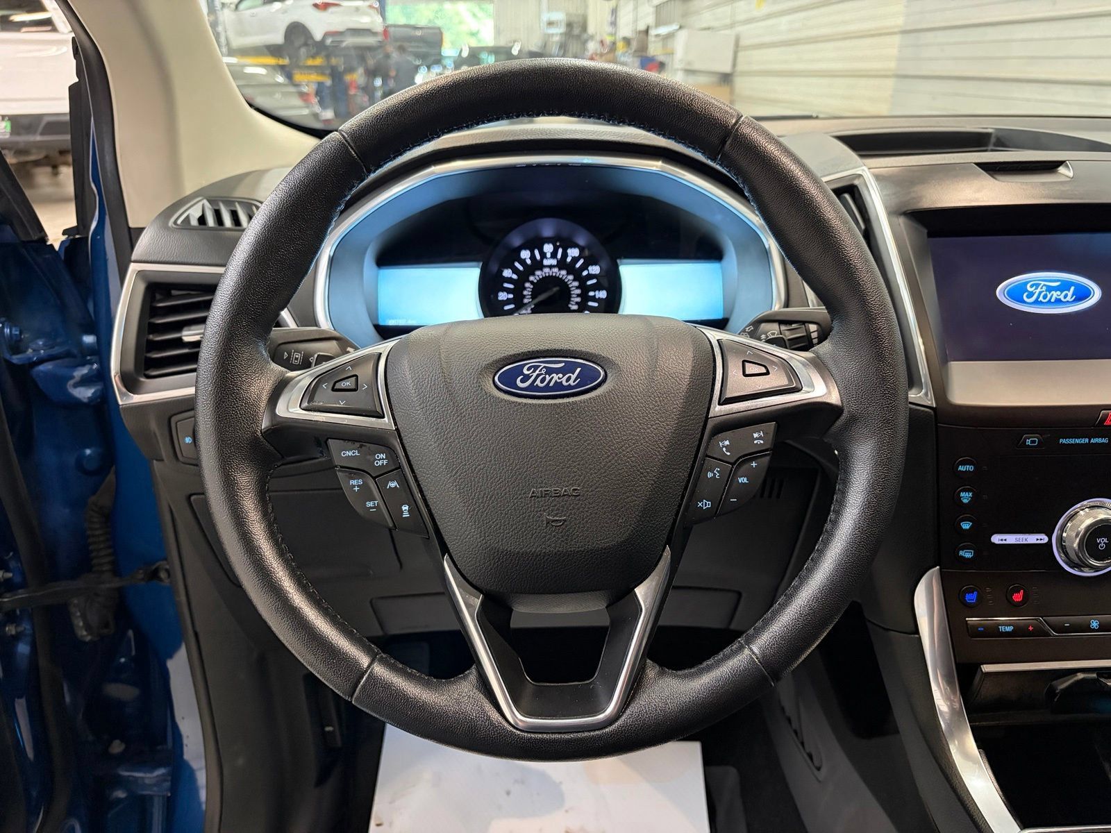 Used 2020 Ford Edge Titanium w/ Equipment Group 301A AWD/4WD image 13
