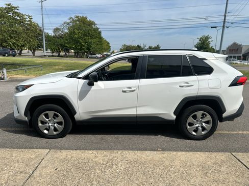 Used 2021 Toyota RAV4 LE FWD image 7