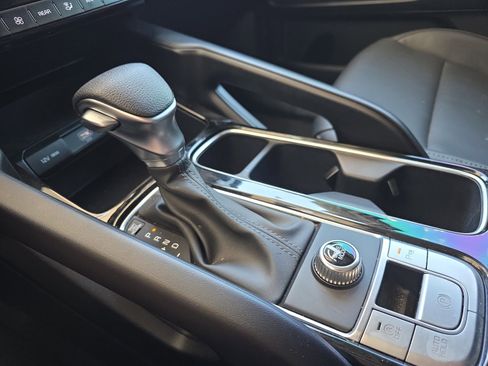 Certified 2025 Kia Telluride LX image 19