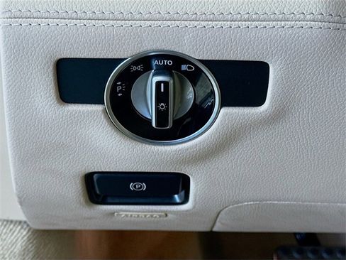 Certified 2020 Mercedes-Benz SL 550 image 10