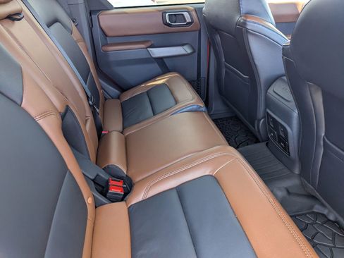 Certified 2023 Ford Bronco Outer Banks w/ Sasquatch Package image 14