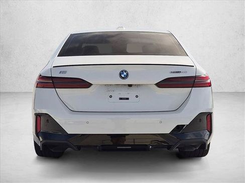 Used 2024 BMW i5 eDrive40i w/ M Sport Package RWD image 7