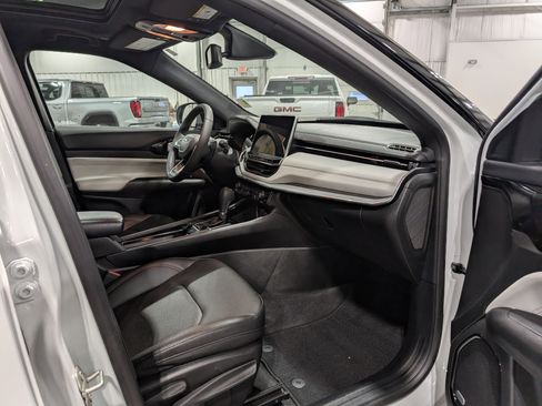 Used 2023 Jeep Compass Limited w/ Sun and Sound Group image 14