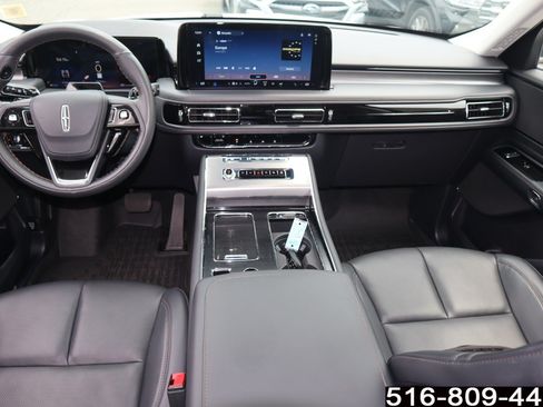 Used 2026 Lincoln Aviator AWD image 10