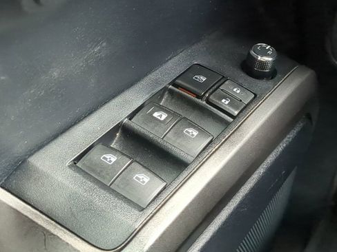 Used 2017 Toyota Tacoma SR5 image 22