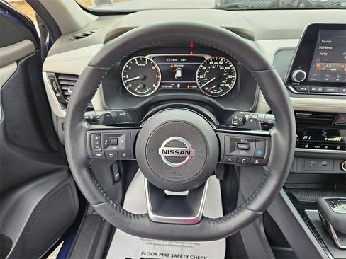 Used 2021 Nissan Rogue SV w/ Premium Package image 10