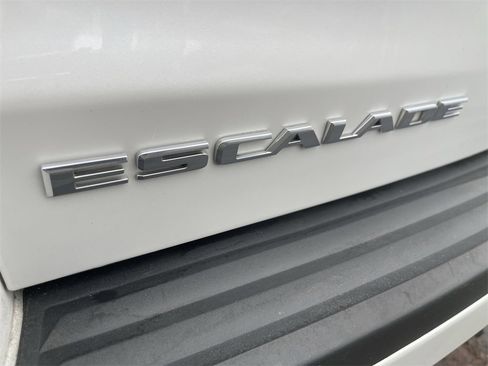 Used 2020 Cadillac Escalade Premium Luxury image 33