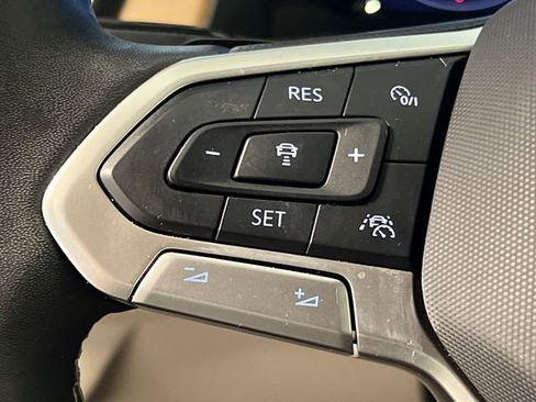 Certified 2024 Volkswagen Atlas SE image 20