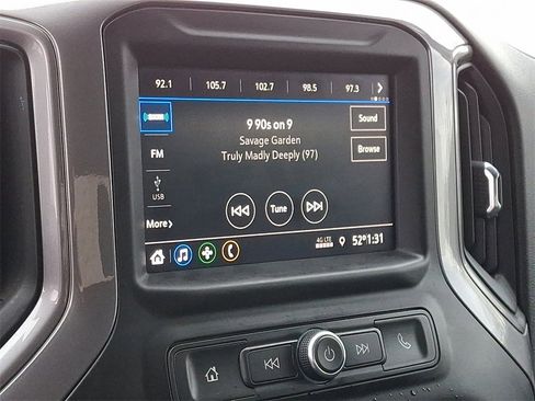 Used 2020 Chevrolet Silverado 1500 Custom w/ Custom Value Package image 3