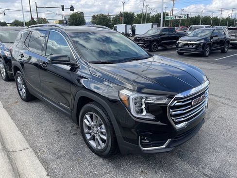 Used 2024 GMC Terrain SLT w/ Infotainment Package II AWD/4WD image 13