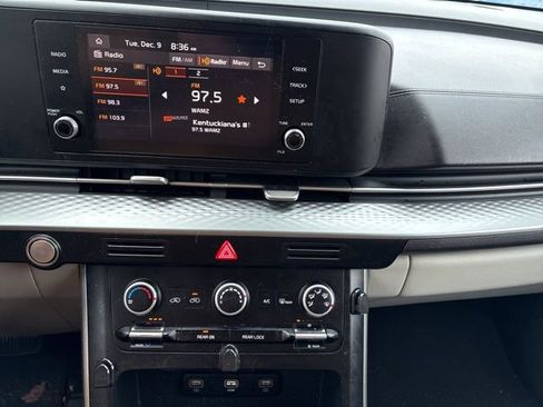 Certified 2023 Kia Carnival LX image 11