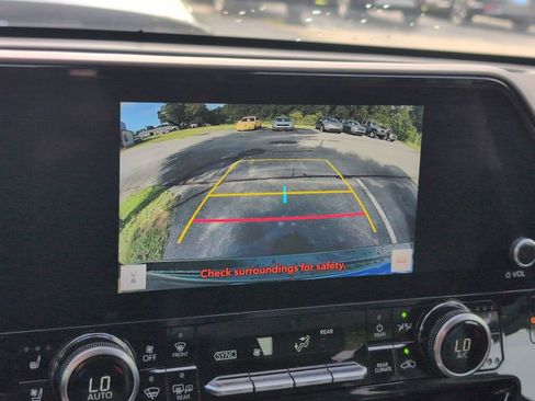 Used 2023 Toyota Highlander Limited FWD image 26