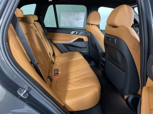 New 2026 BMW X5 xDrive50e image 3