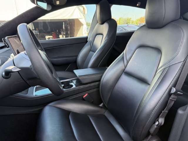 Used 2022 Tesla Model Y Long Range AWD/4WD image 22