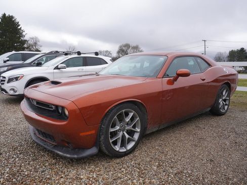 Used 2022 Dodge Challenger GT image 1