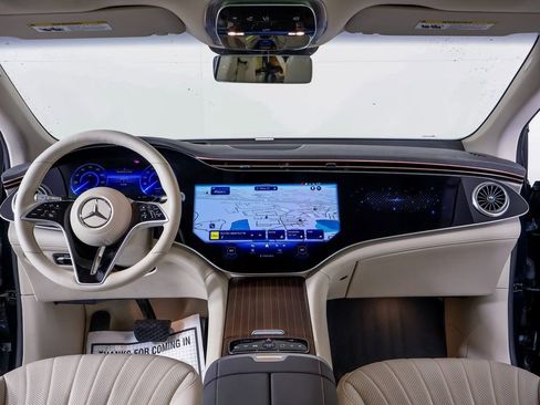 Used 2023 Mercedes-Benz EQS 580 4MATIC SUV image 10