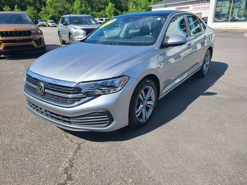 Used 2024 Volkswagen Jetta SE w/ Panoramic Sunroof Package FWD image 1