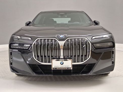 Certified 2023 BMW i7 xDrive60 AWD/4WD image 4