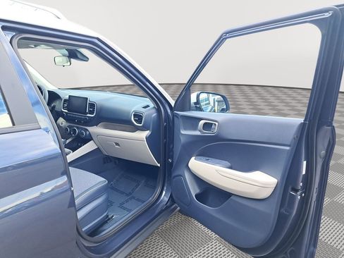 New 2026 Hyundai Venue SEL image 17