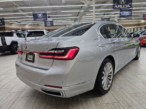Used 2020 BMW 740i image 7