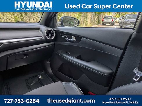 Used 2024 Kia Forte GT-Line image 17