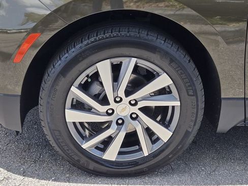 Certified 2023 Chevrolet Equinox LT FWD image 11