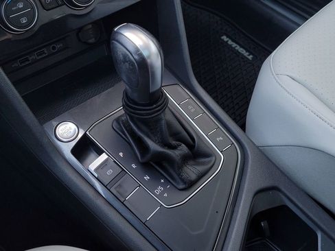 Used 2020 Volkswagen Tiguan SE R-Line image 20