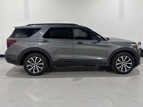 Used 2023 Ford Explorer ST-Line w/ Class IV Trailer Tow Package AWD/4WD image 22