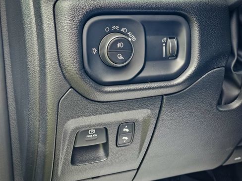 Used 2024 RAM 1500 Big Horn AWD/4WD image 14