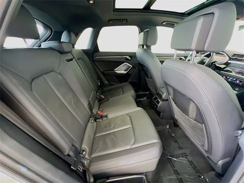 Used 2025 Audi Q3 2.0T Premium image 26