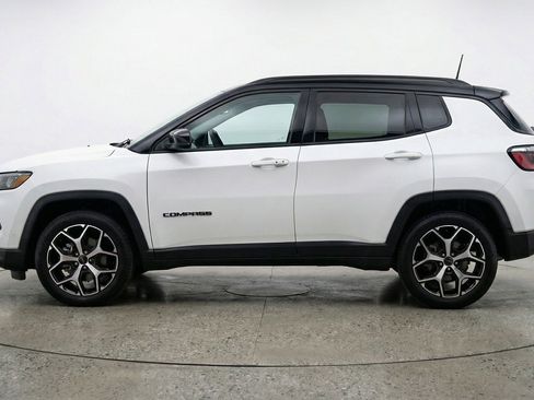 Used 2025 Jeep Compass Limited AWD/4WD image 5