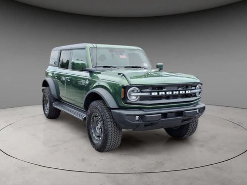 New 2025 Ford Bronco Outer Banks w/ Sasquatch Package AWD/4WD image 13