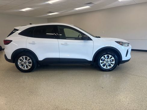 Used 2025 Ford Escape Active AWD/4WD image 4
