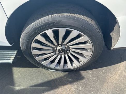 Used 2021 Lincoln Navigator L Reserve w/ Luxury Package AWD/4WD image 24