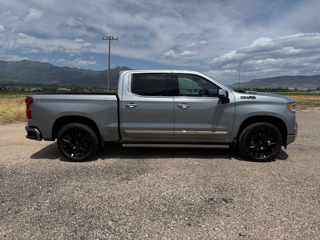 Used 2023 Chevrolet Silverado 1500 High Country w/ Technology Package AWD/4WD image 8