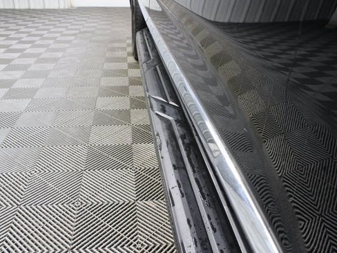 Used 2024 GMC Yukon XL SLT w/ SLT Luxury Package image 53