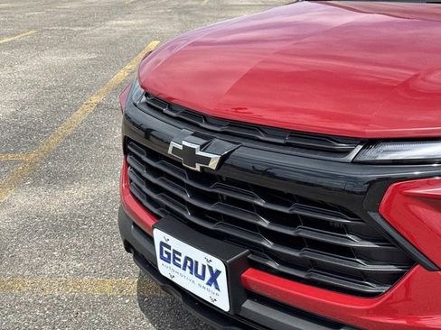 New 2026 Chevrolet TrailBlazer LT w/ Midnight Edition FWD image 3