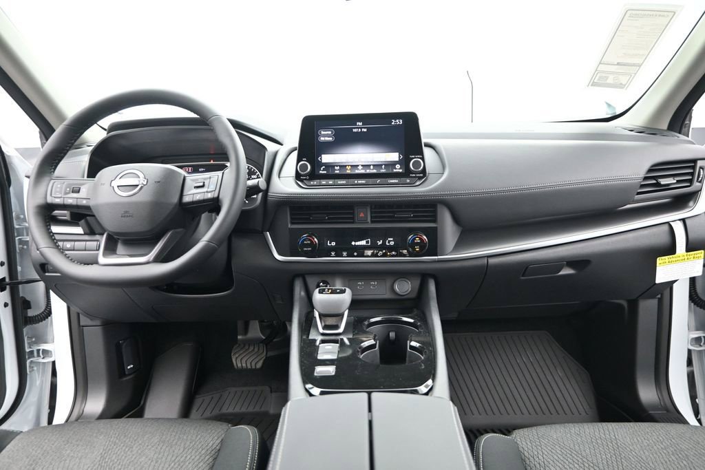 Certified 2026 Nissan Rogue SV FWD image 32
