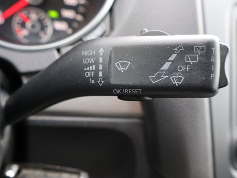 Used 2014 Volkswagen Golf 2.5L image 30