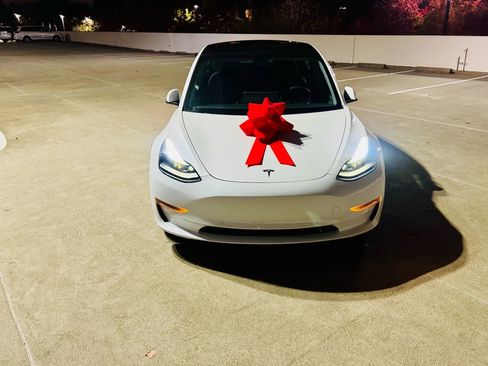 Used 2021 Tesla Model 3 Standard Range Plus image 17