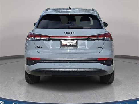 Certified 2024 Audi Q4 e-tron Prestige image 4