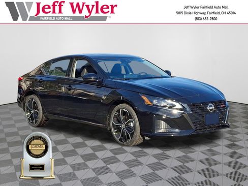 New 2025 Nissan Altima 2.5 SR w/ SR Premium Package image 1