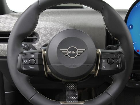 Certified 2025 MINI Cooper S image 7
