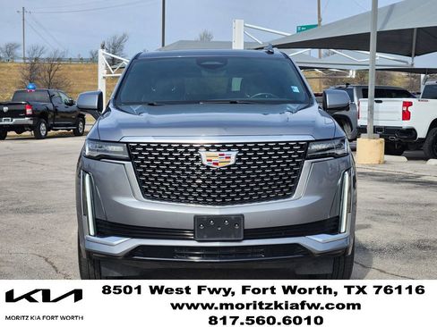 Used 2021 Cadillac Escalade Premium Luxury RWD image 2